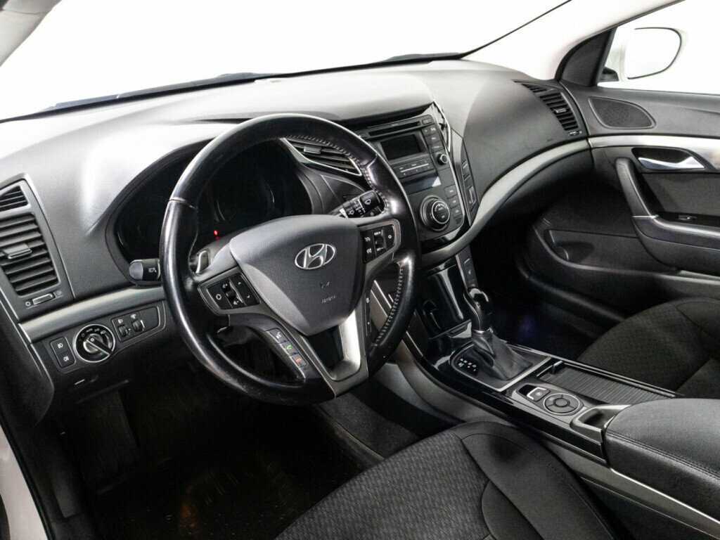 Купить Hyundai i40 с пробегом. Фото: #10