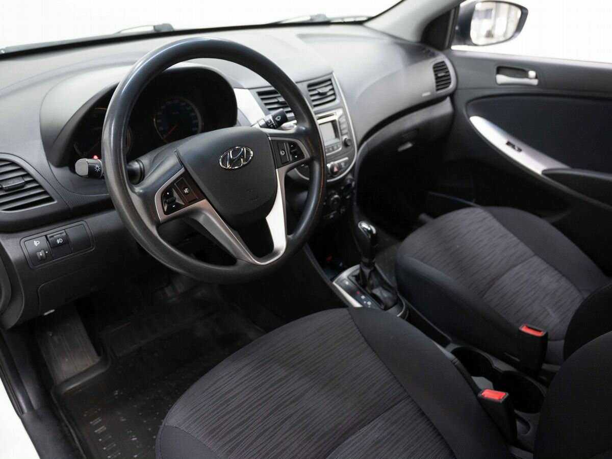 Купить Hyundai Solaris с пробегом. Фото: #7