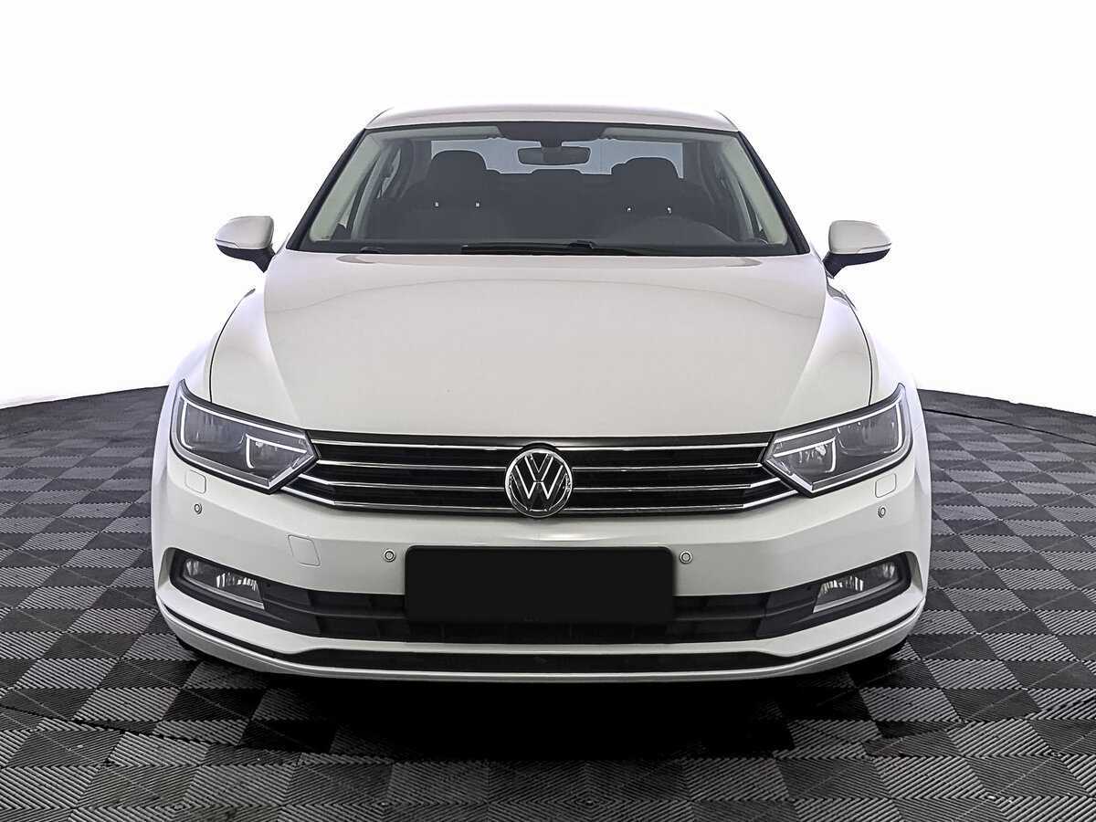 Купить Volkswagen Passat с пробегом. Фото: #1