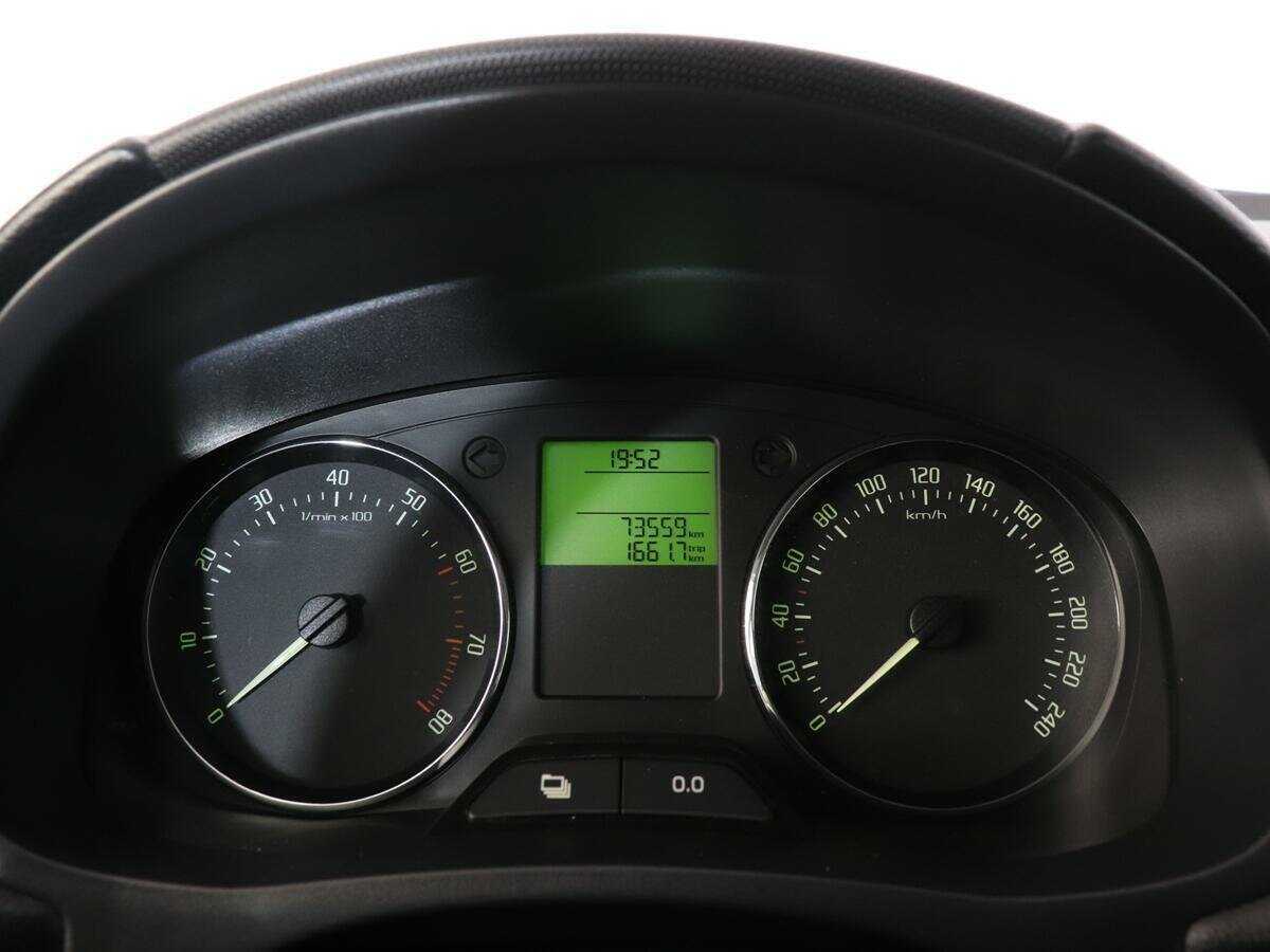 Купить Skoda Fabia с пробегом. Фото: #9