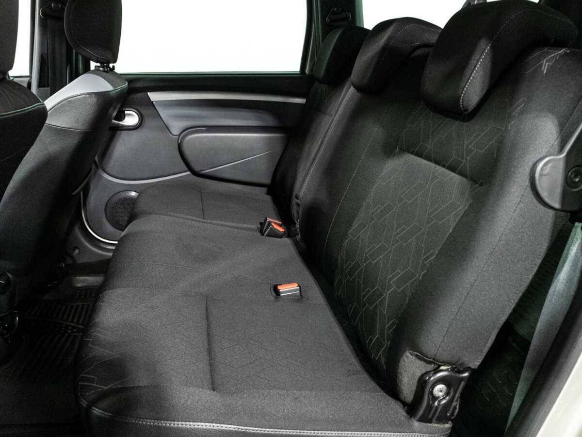 Купить Lada (ВАЗ) Largus с пробегом. Фото: #9