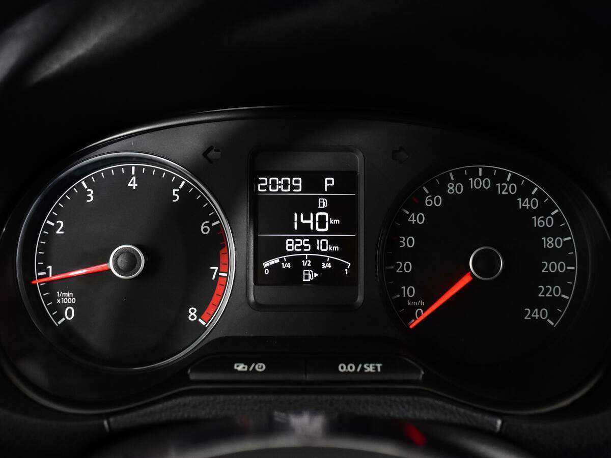 Купить Volkswagen Polo с пробегом. Фото: #10