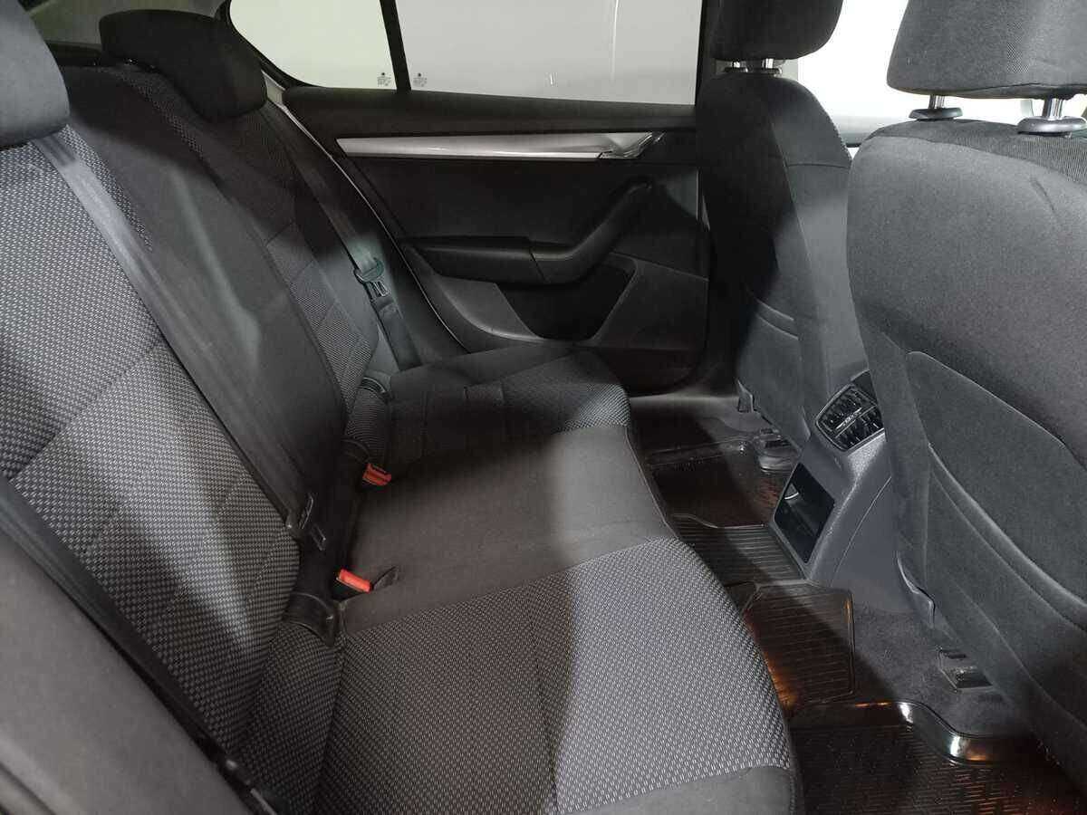 Купить Skoda Octavia с пробегом. Фото: #10