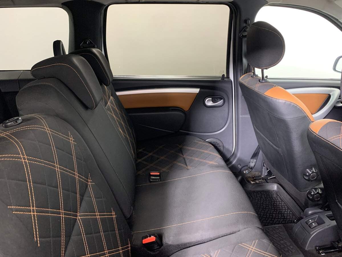 Купить Lada (ВАЗ) Largus с пробегом. Фото: #16