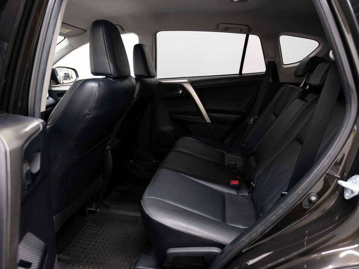Купить Toyota RAV4 с пробегом. Фото: #8