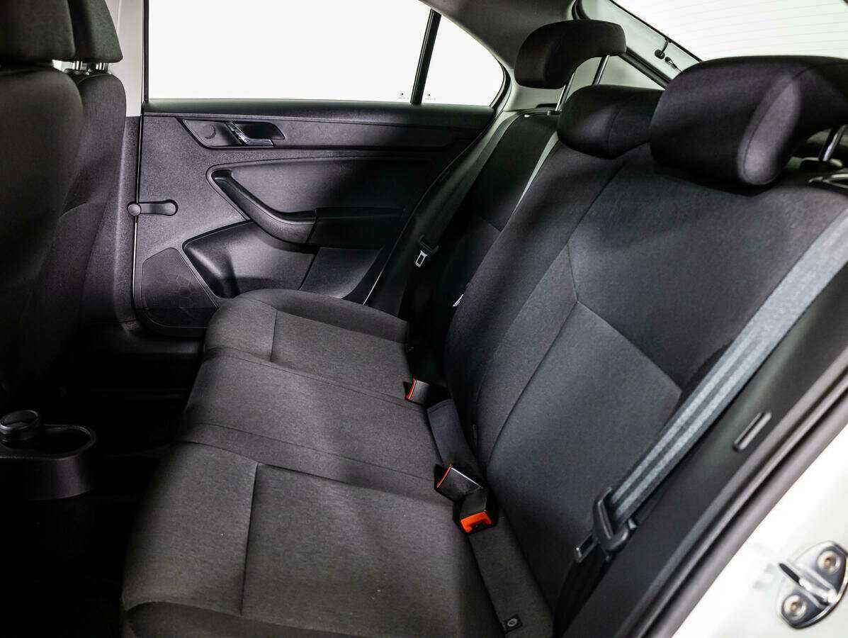 Купить Skoda Rapid с пробегом. Фото: #7