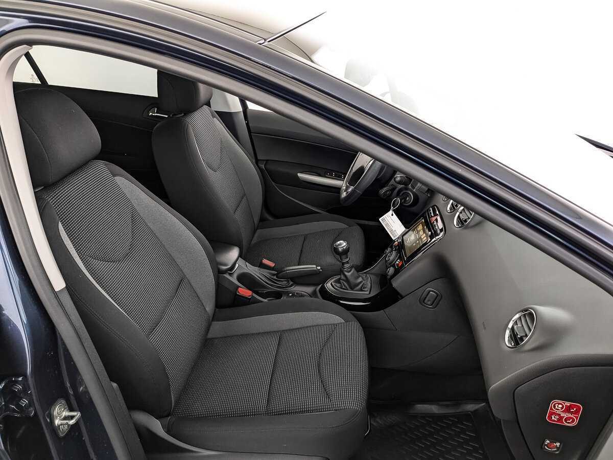 Купить Peugeot 408 с пробегом. Фото: #19