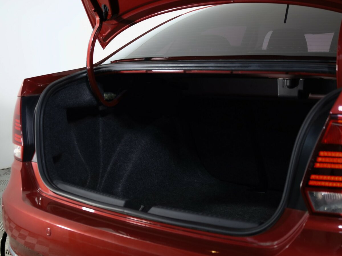 Купить Volkswagen Polo с пробегом. Фото: #20