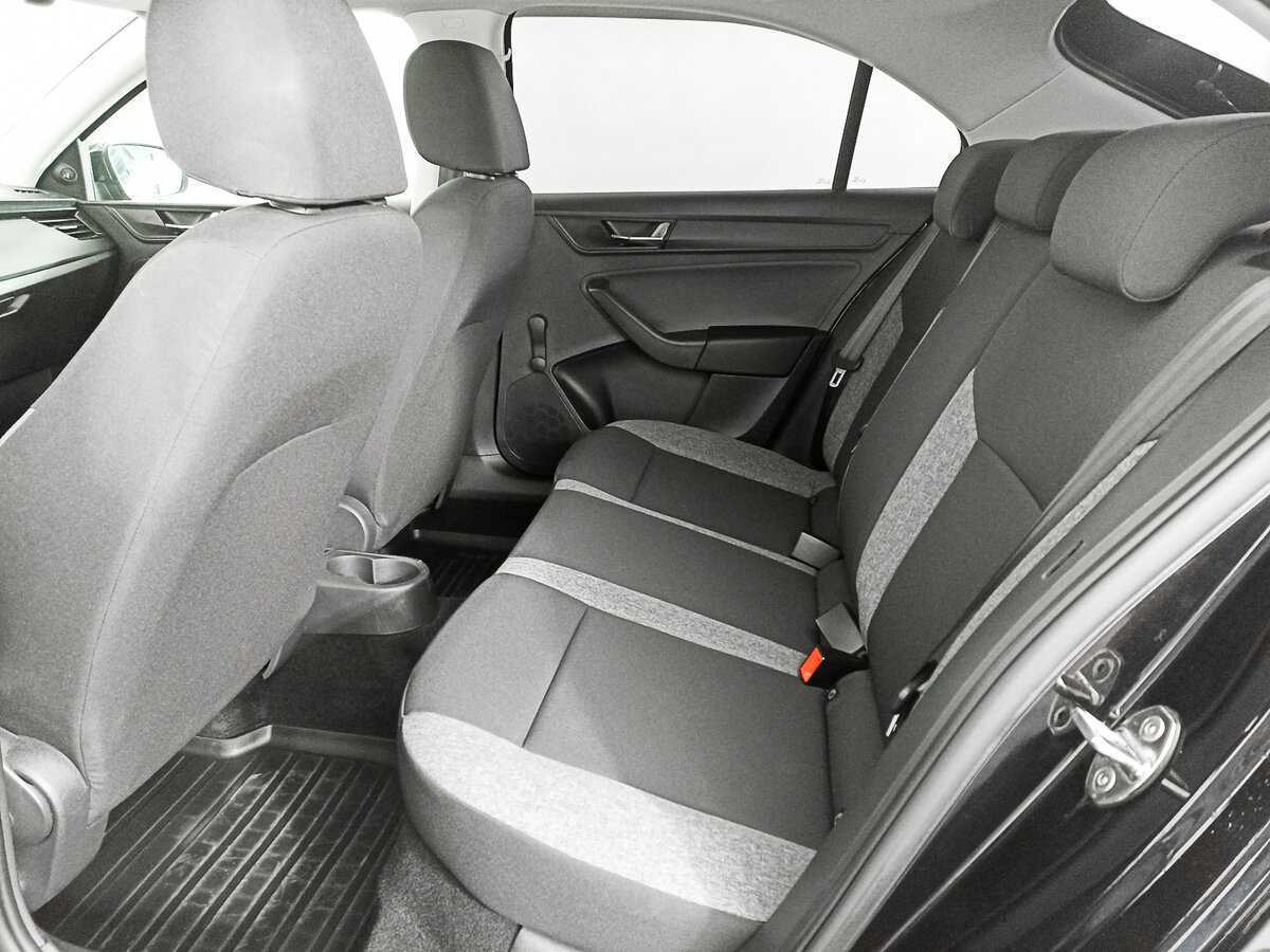Купить Skoda Rapid с пробегом. Фото: #9