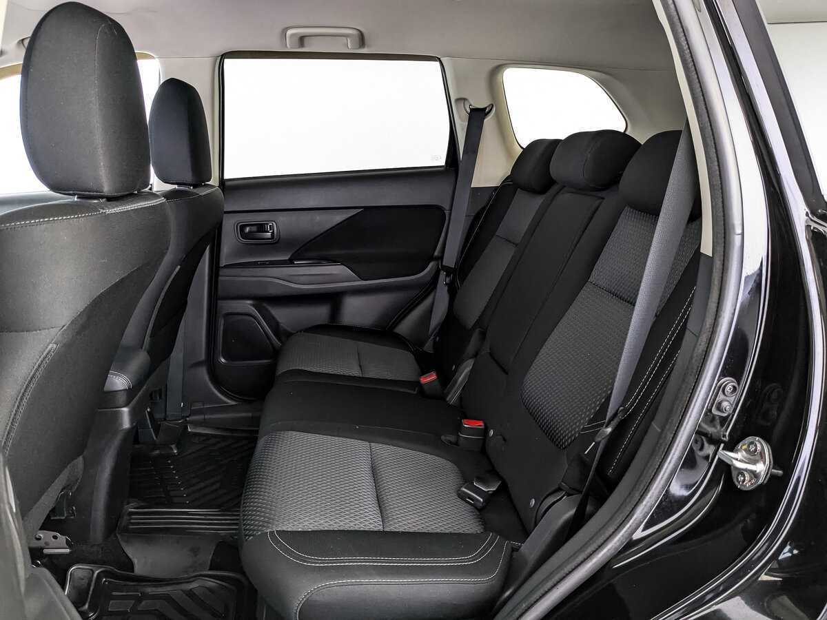 Купить Mitsubishi Outlander с пробегом. Фото: #13