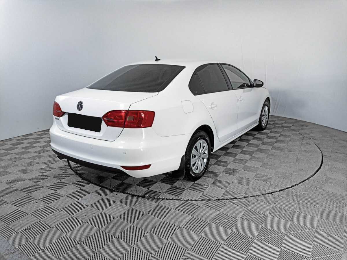 Купить Volkswagen Jetta с пробегом. Фото: #4
