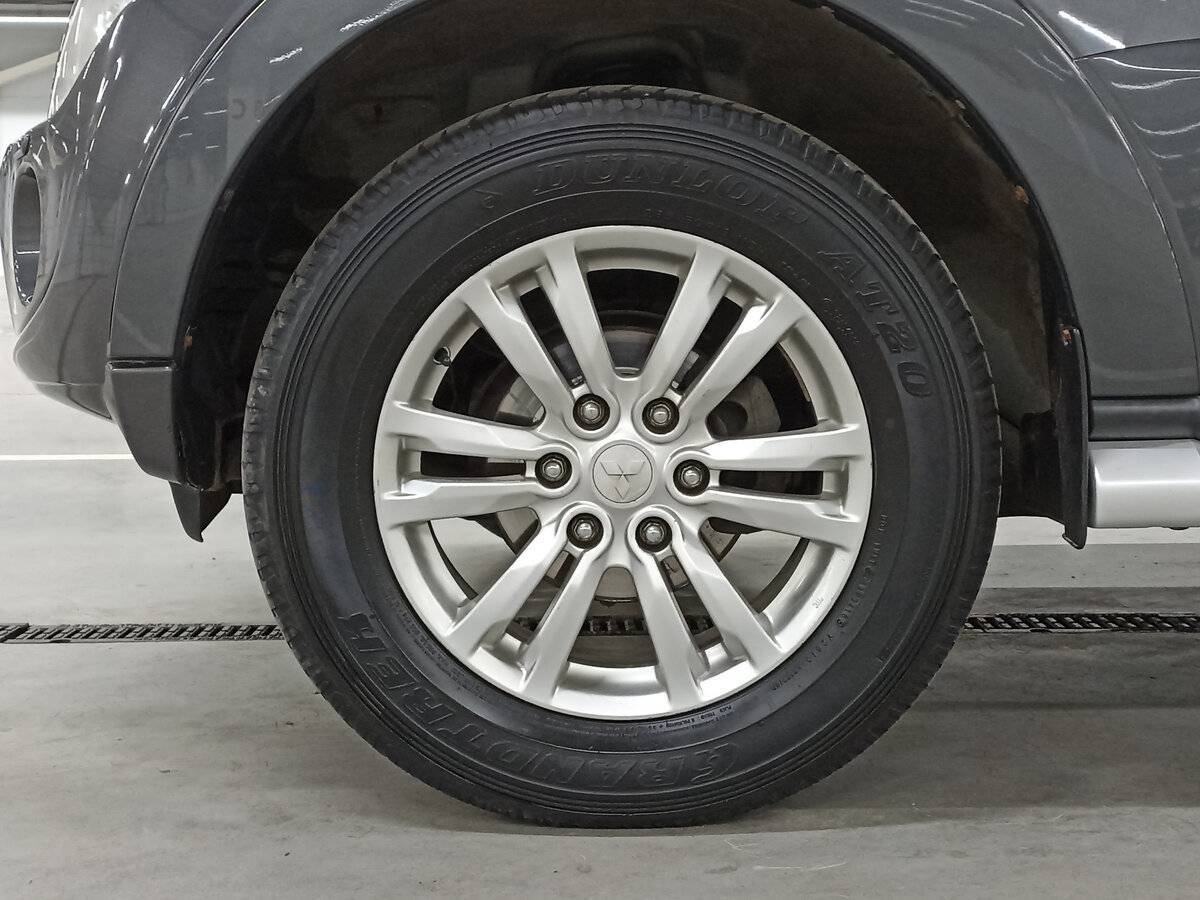 Купить Mitsubishi Pajero с пробегом. Фото: #17