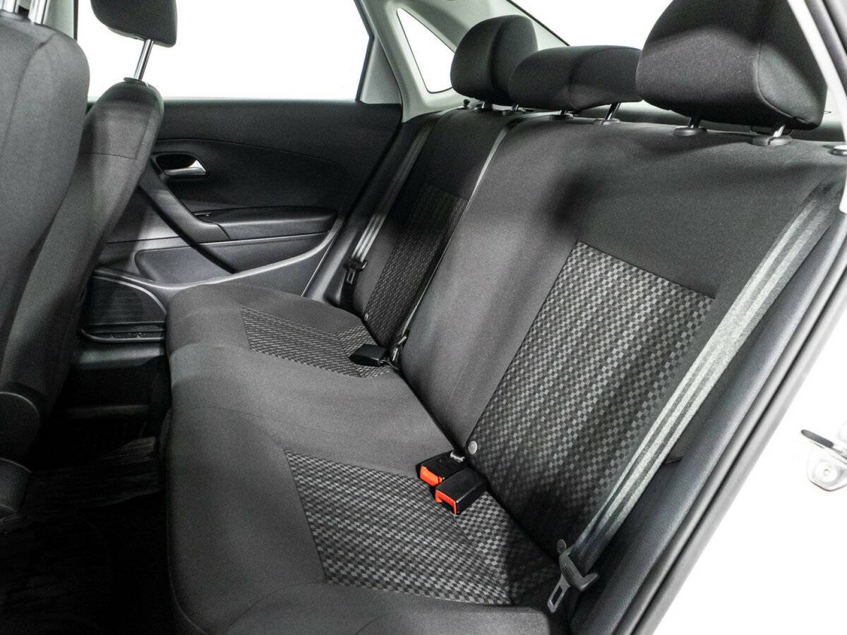 Купить Volkswagen Polo с пробегом. Фото: #9