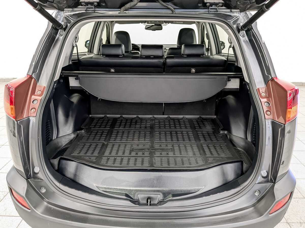 Купить Toyota RAV4 с пробегом. Фото: #9