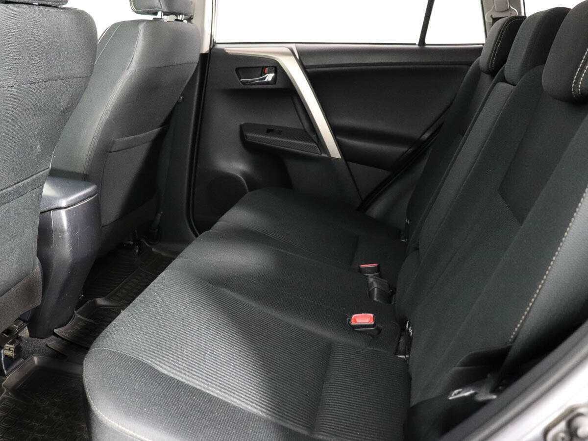 Купить Toyota RAV4 с пробегом. Фото: #10