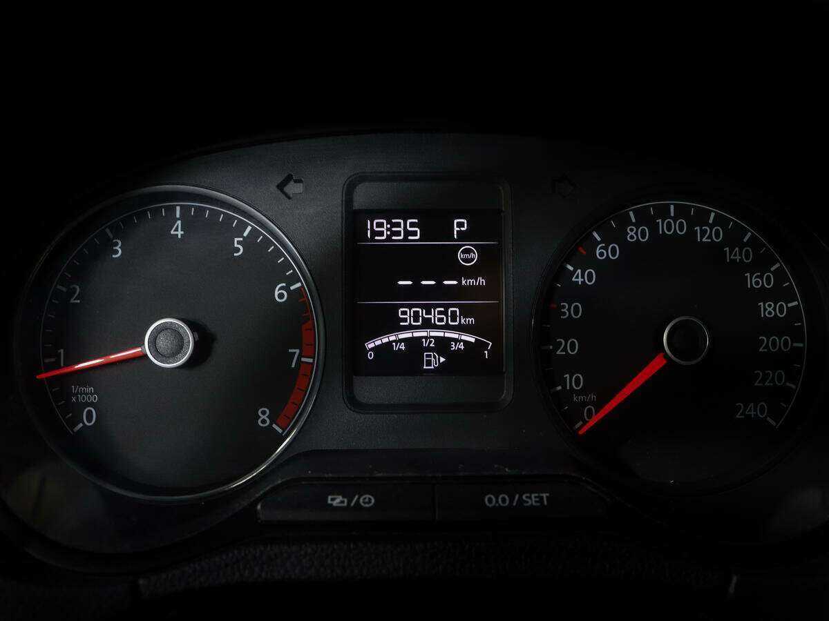Купить Volkswagen Polo с пробегом. Фото: #9