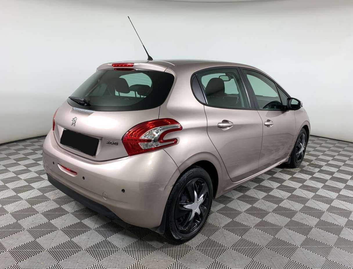 Купить Peugeot 208 с пробегом. Фото: #4