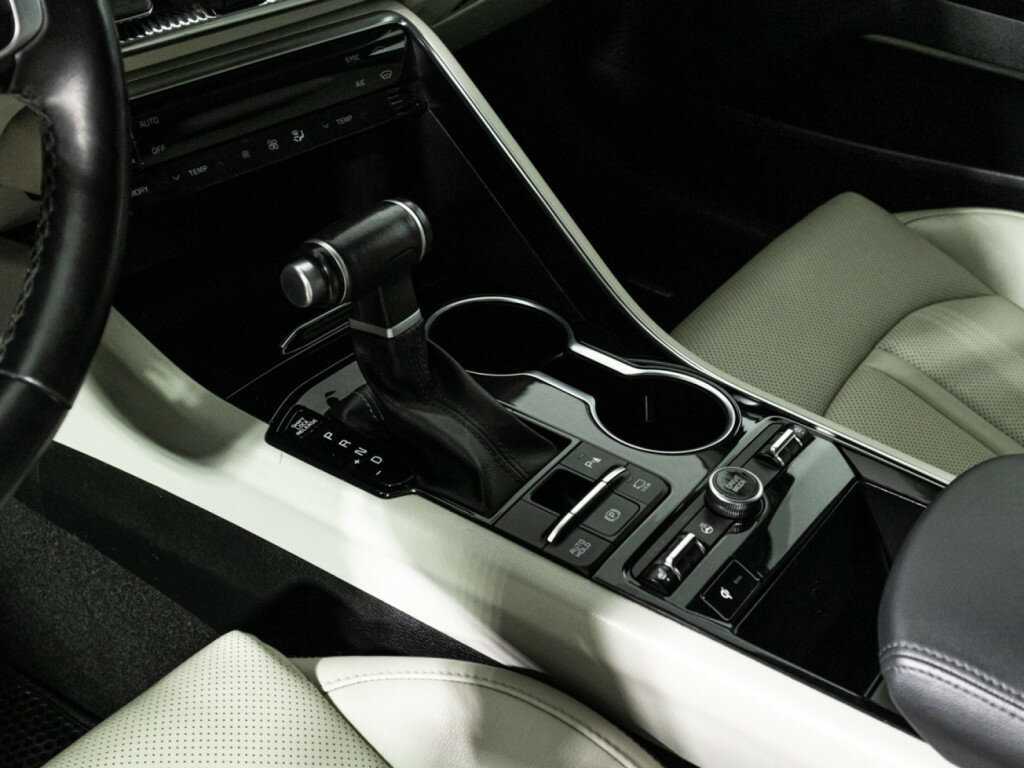 Купить Kia K5 с пробегом. Фото: #17