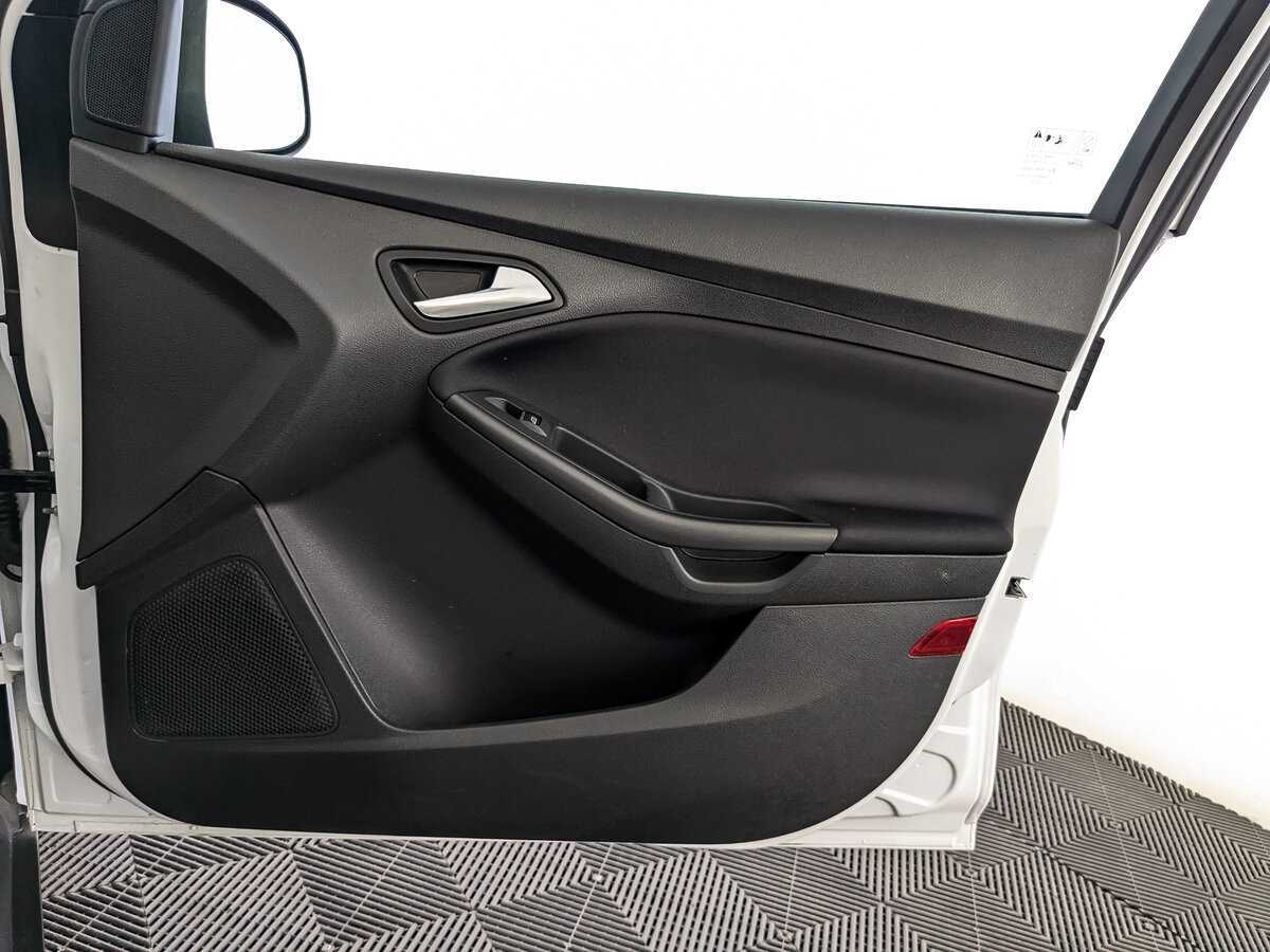 Купить Ford Focus с пробегом. Фото: #19