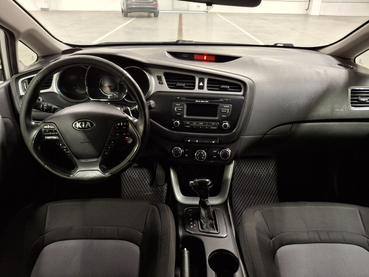 Купить Kia Ceed с пробегом. Фото: #13