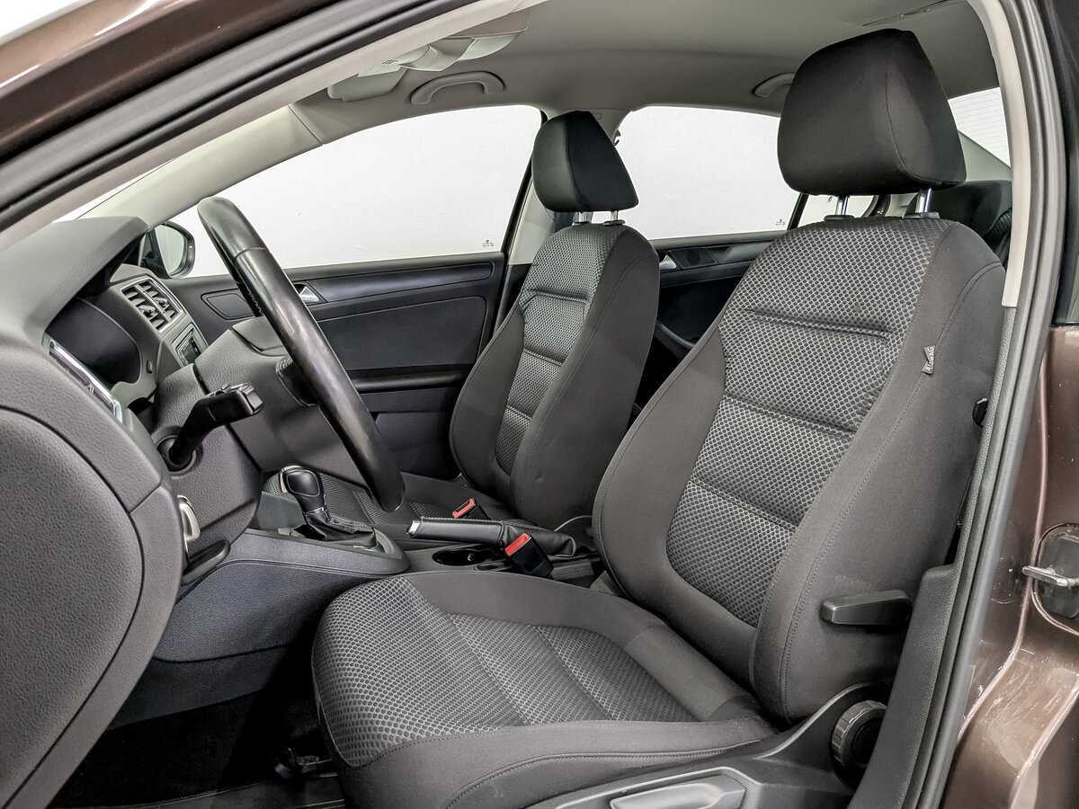 Купить Volkswagen Jetta с пробегом. Фото: #19