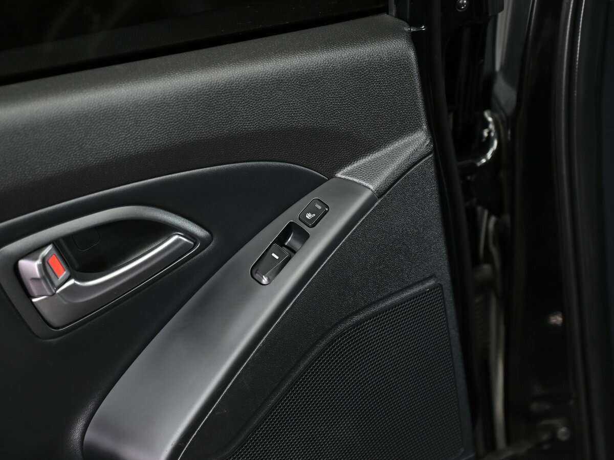 Купить Hyundai ix35 с пробегом. Фото: #10