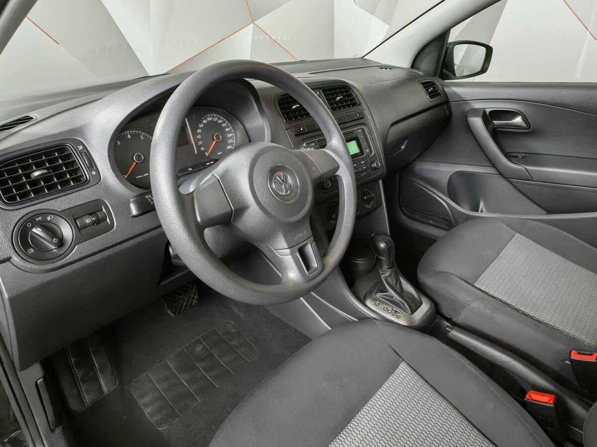 Купить Volkswagen Polo с пробегом. Фото: #13