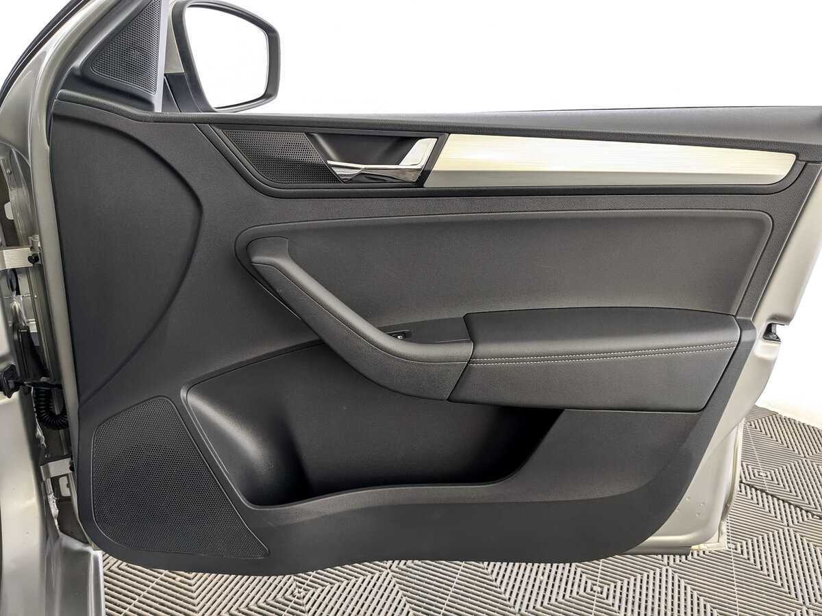 Купить Skoda Rapid с пробегом. Фото: #22