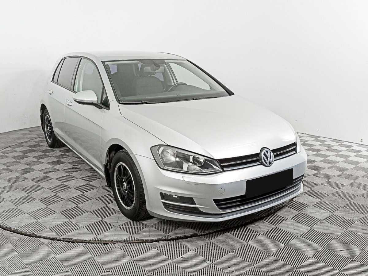 Купить Volkswagen Golf с пробегом. Фото: #2