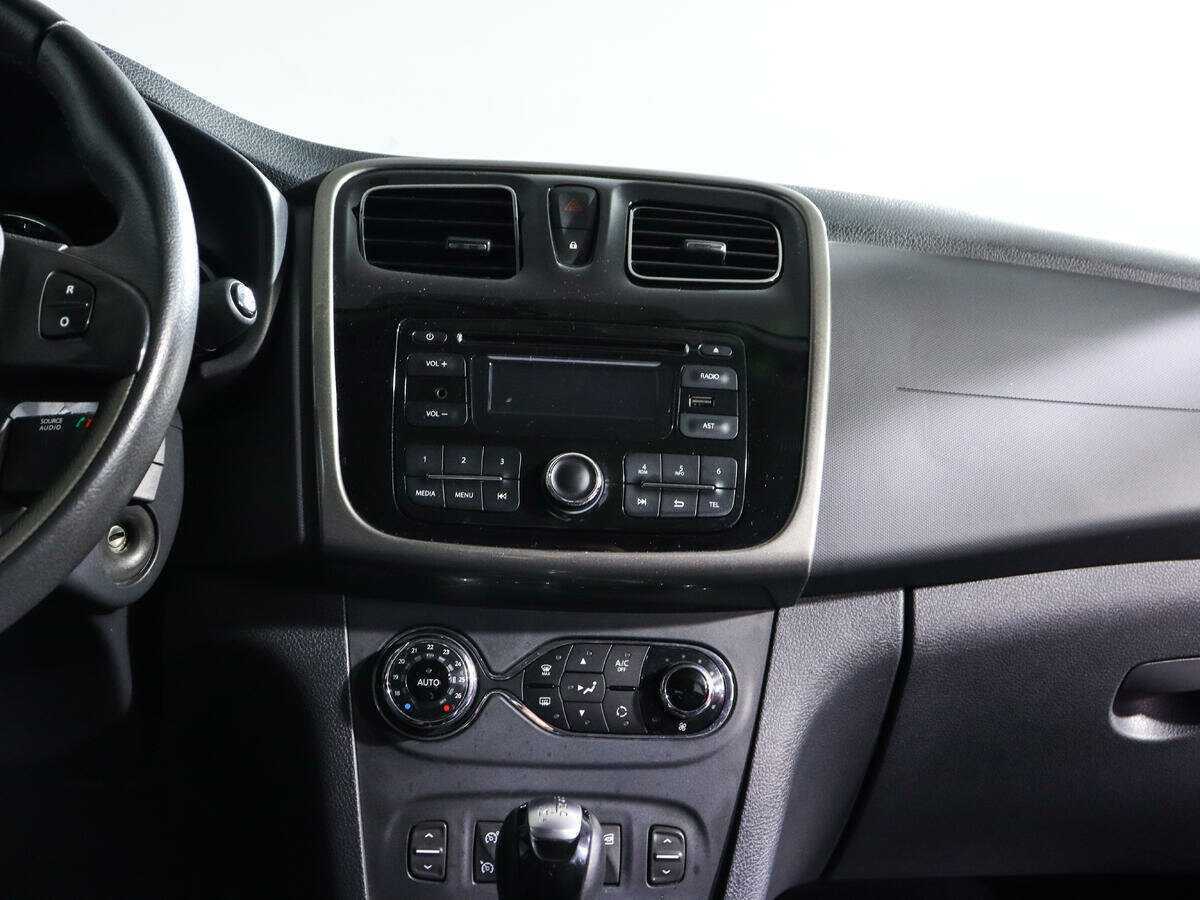 Купить Renault Sandero с пробегом. Фото: #12