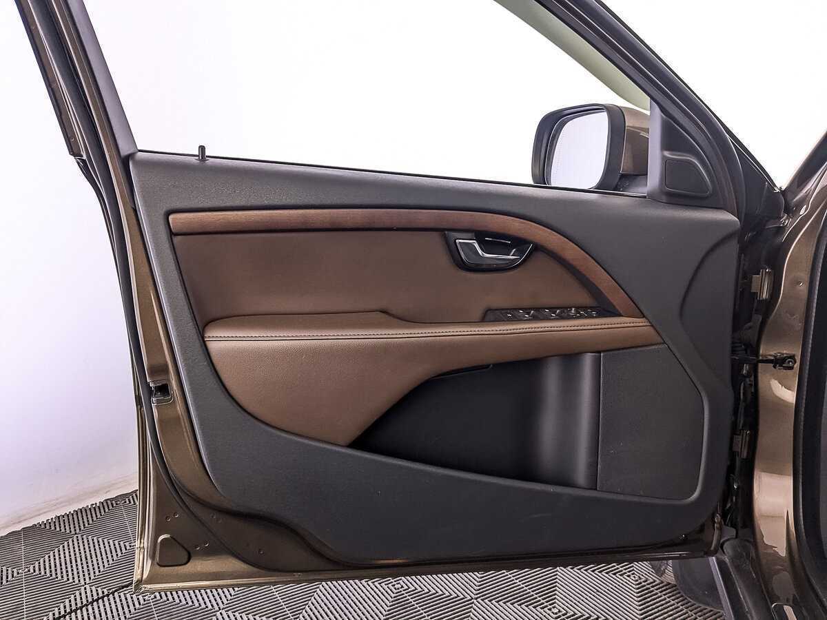 Купить Volvo XC70 с пробегом. Фото: #18