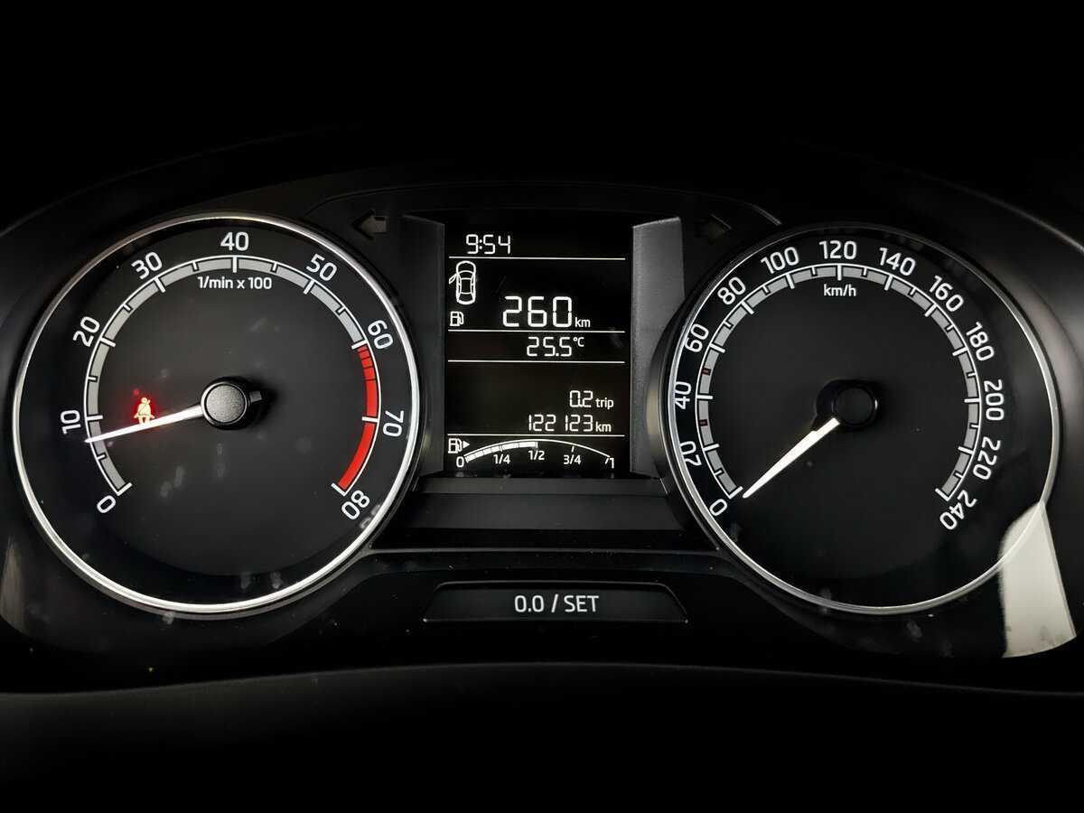 Купить Skoda Rapid с пробегом. Фото: #10