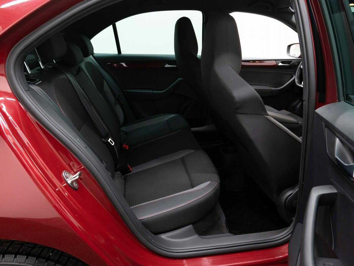 Купить Volkswagen Polo с пробегом. Фото: #10