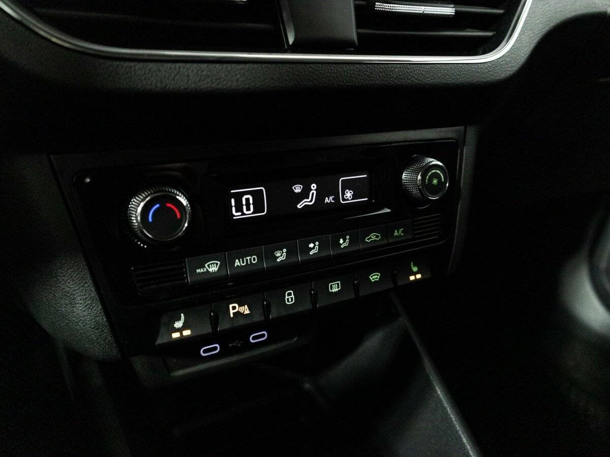 Купить Skoda Rapid с пробегом. Фото: #16