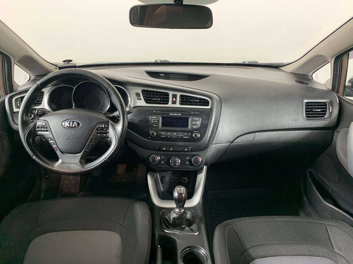 Купить Kia Ceed с пробегом. Фото: #9