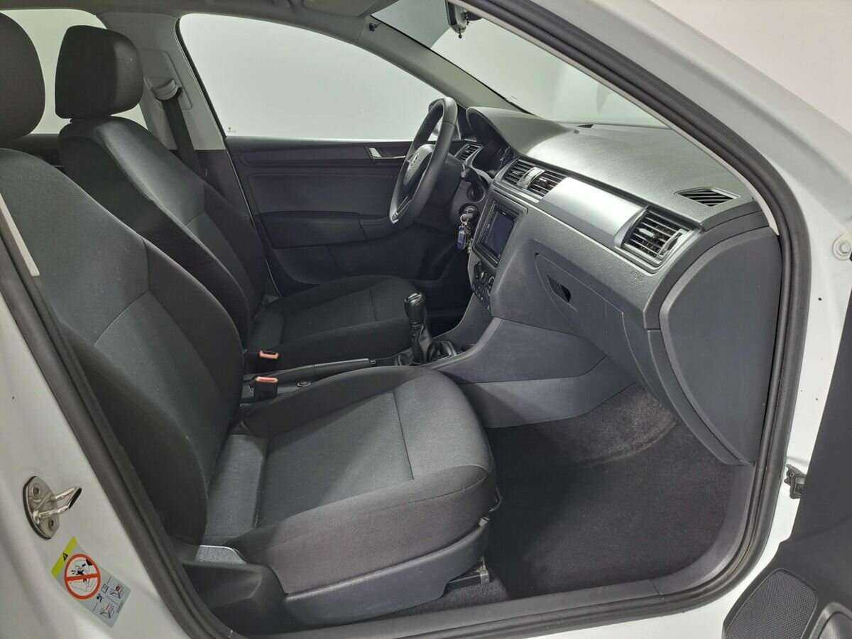 Купить Skoda Rapid с пробегом. Фото: #10