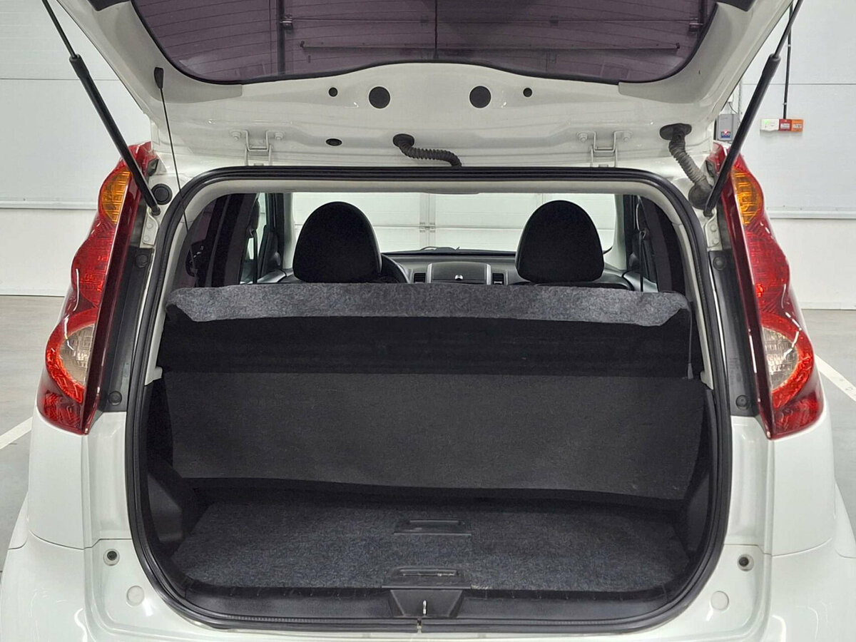 Купить Nissan Note с пробегом. Фото: #9