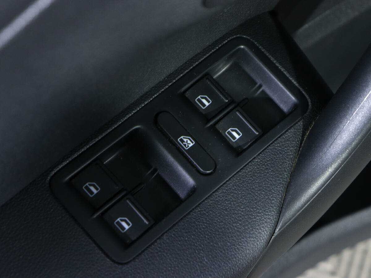 Купить Volkswagen Polo с пробегом. Фото: #15