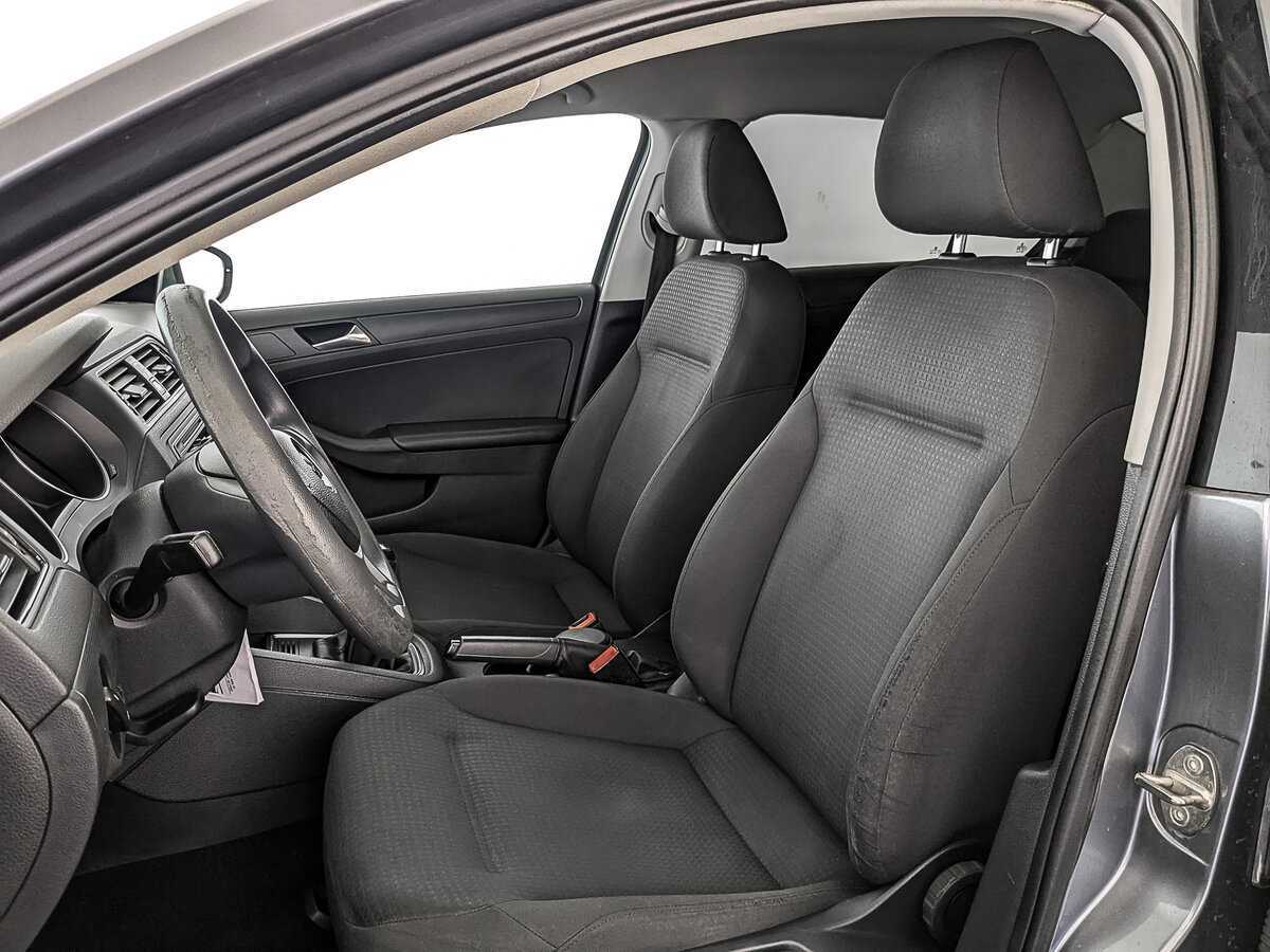 Купить Volkswagen Jetta с пробегом. Фото: #19