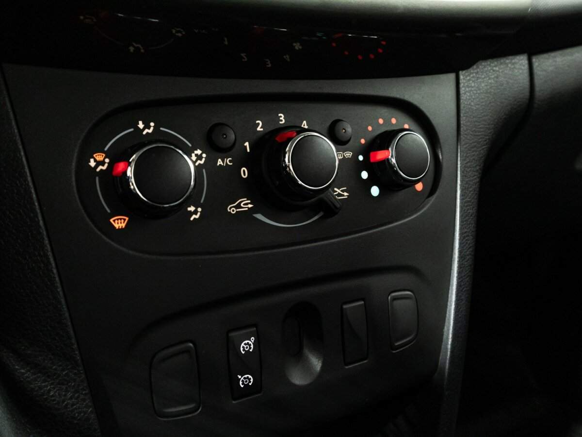 Купить Renault Sandero с пробегом. Фото: #15