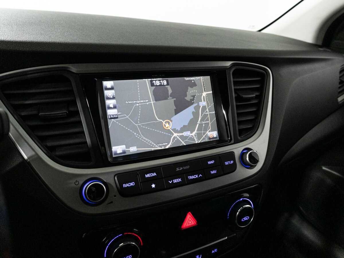 Купить Hyundai Solaris с пробегом. Фото: #15