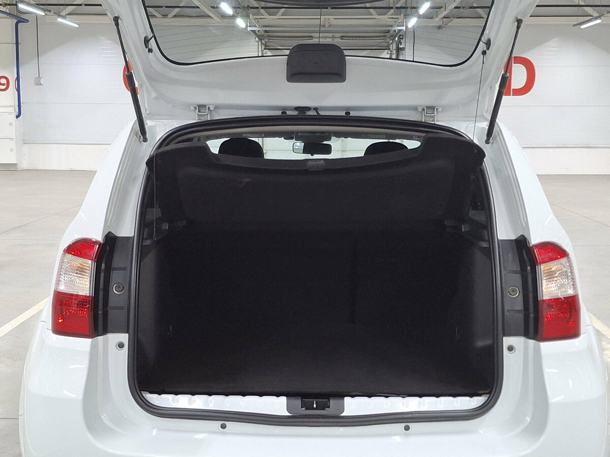 Купить Nissan Terrano с пробегом. Фото: #9