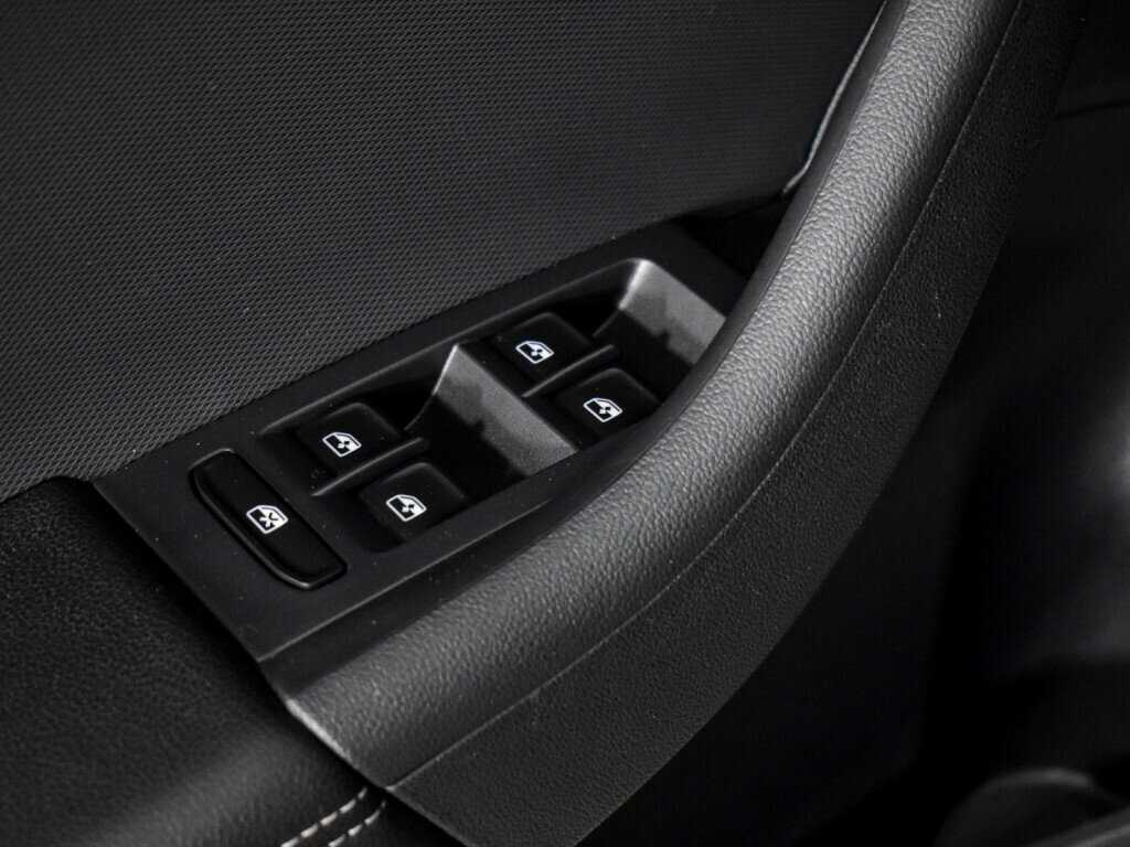 Купить Volkswagen Polo с пробегом. Фото: #9