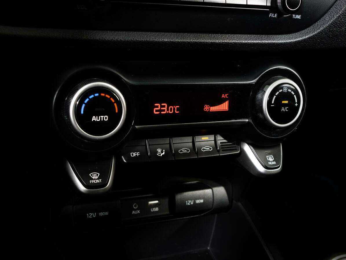 Купить Kia Rio с пробегом. Фото: #10