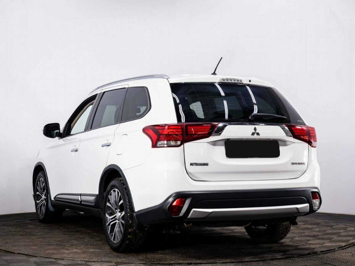 Купить Mitsubishi Outlander с пробегом. Фото: #3