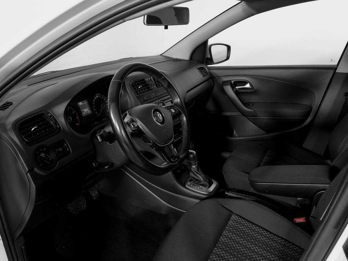 Купить Volkswagen Polo с пробегом. Фото: #14