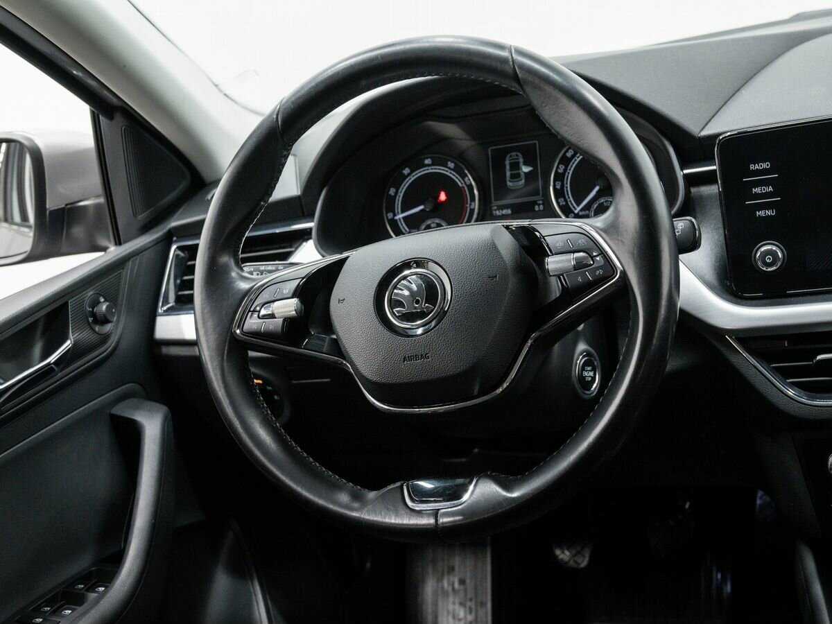 Купить Skoda Rapid с пробегом. Фото: #10