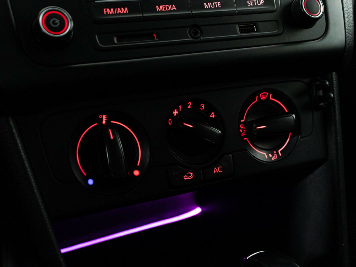 Купить Volkswagen Polo с пробегом. Фото: #14