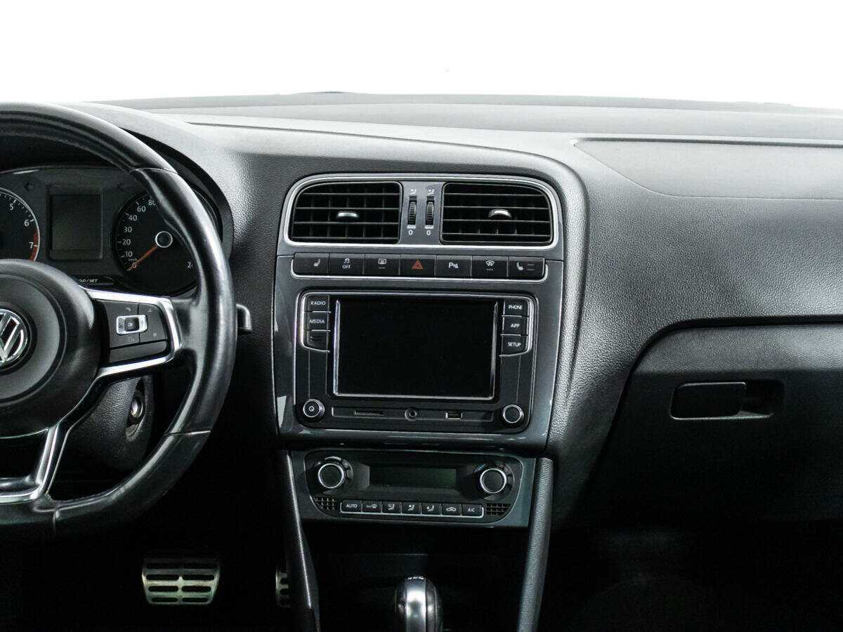 Купить Volkswagen Polo с пробегом. Фото: #13