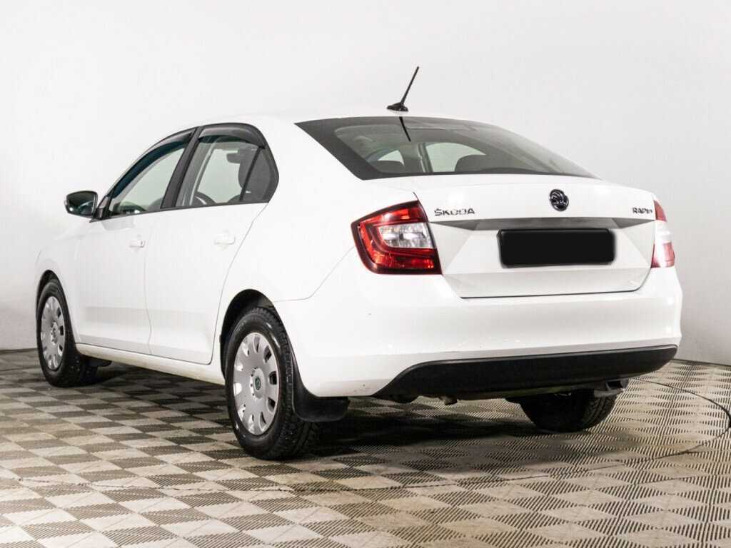 Купить Skoda Rapid с пробегом. Фото: #4